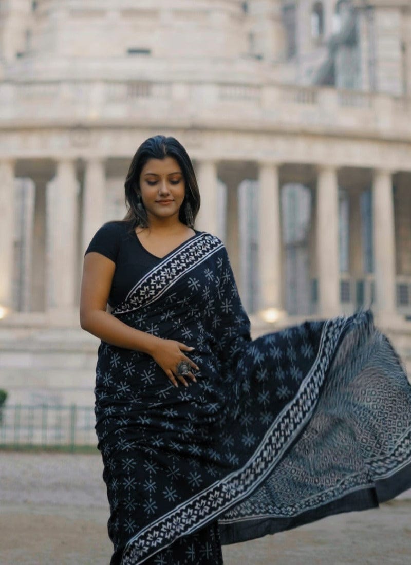 Ready To Wear Linen Silk Digital Print Saree – Black Elegance